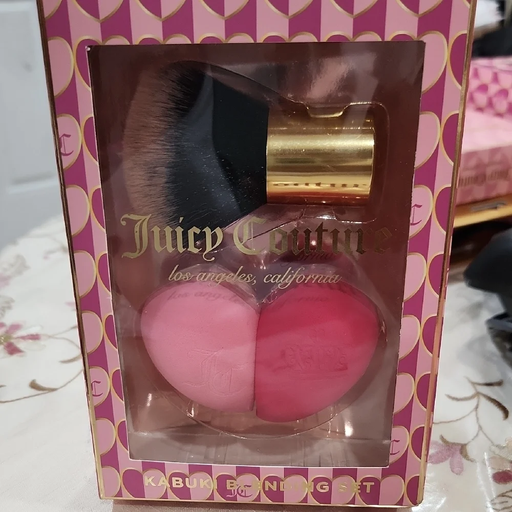 🔹️Juicy Couture🔹️ Kabuki Blendind Set (Brush And 2 Blender)